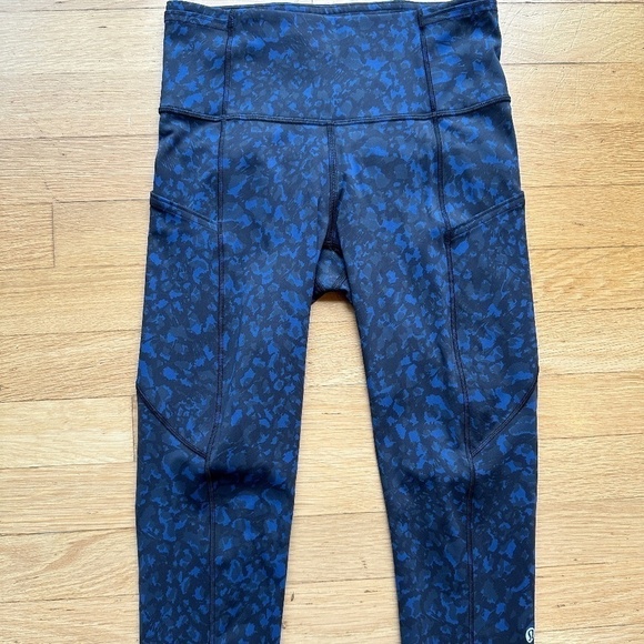 Lululemon Size 4 Fast Free Crop II 19" Leggings Non-Reflective Wild Thing Camo - Picture 5 of 14